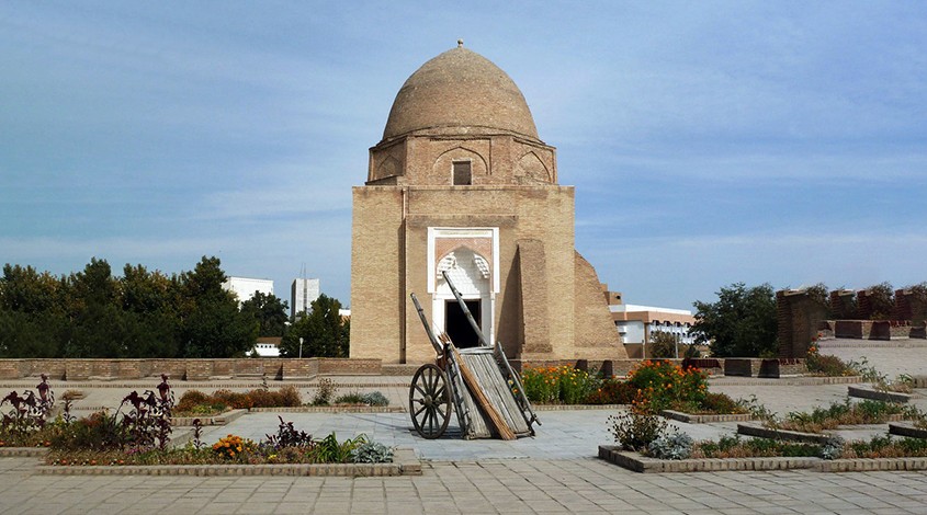 Rukhabad mausoleum