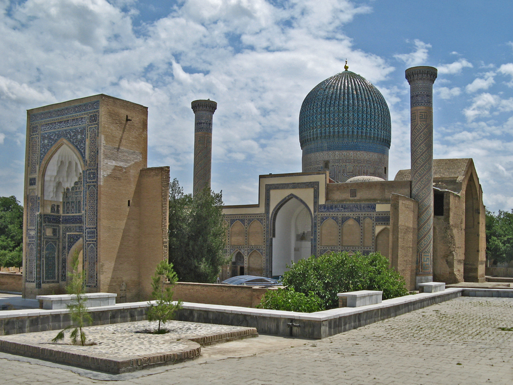 The legend of Bibi Khanum mosque — photo 2