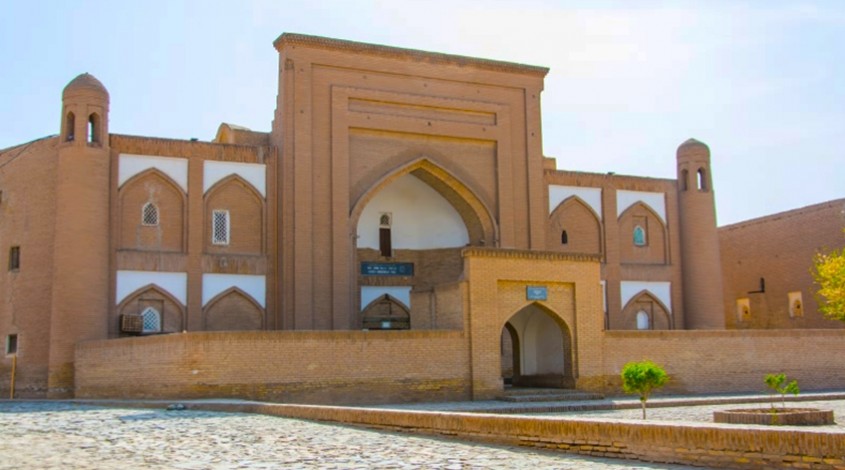 Медресе Араб-Мухаммад-хана — фото 1